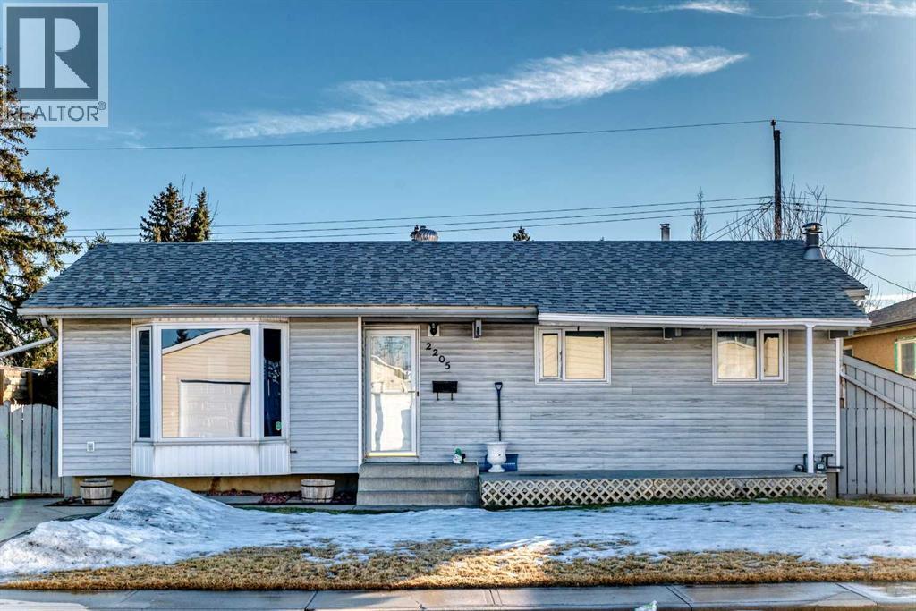 2205 80 Avenue Se, Calgary, AB - Outdoor
