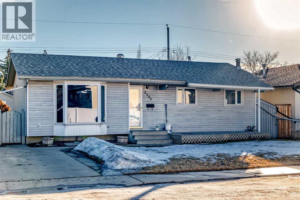 2205 80 Avenue Se, Calgary, AB - Outdoor