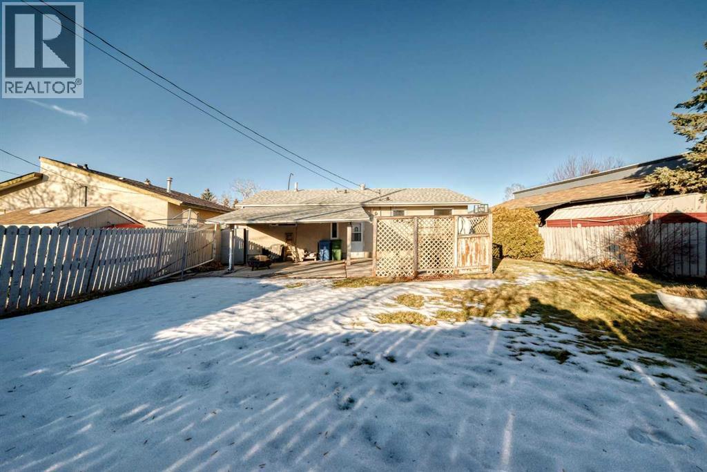 2205 80 Avenue Se, Calgary, AB - Outdoor