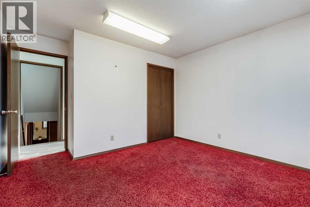 3387 Breton Close Nw, Calgary, AB - Indoor Photo Showing Other Room