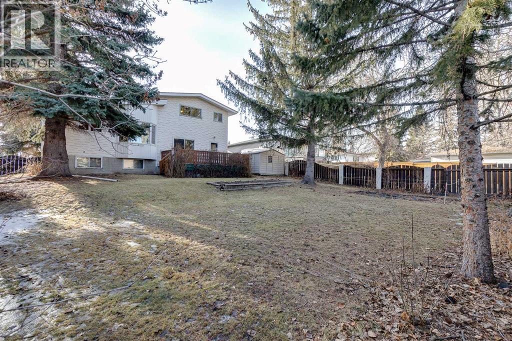 3387 Breton Close Nw, Calgary, AB - Outdoor