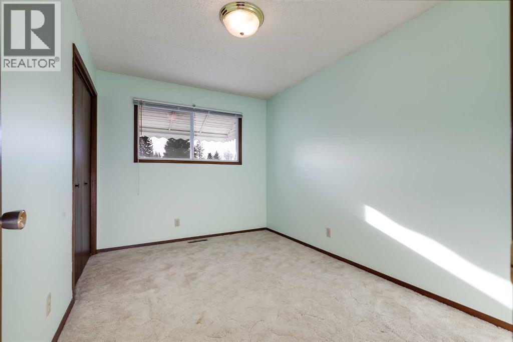 3387 Breton Close Nw, Calgary, AB - Indoor Photo Showing Other Room