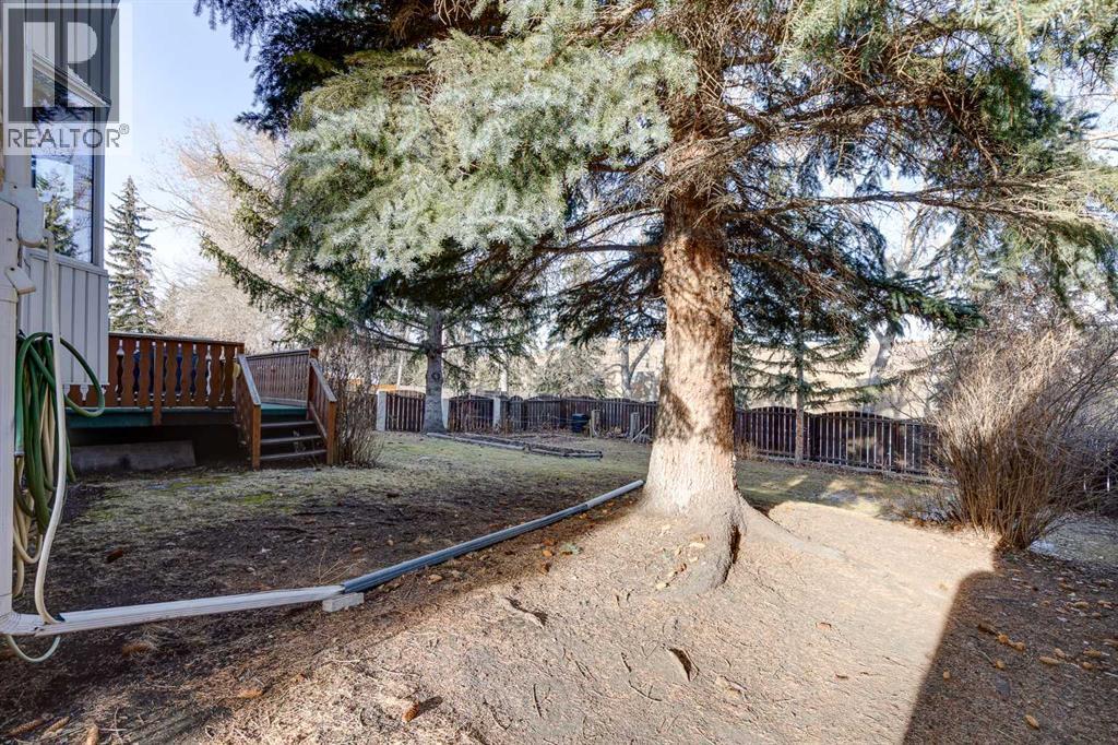 3387 Breton Close Nw, Calgary, AB - Outdoor