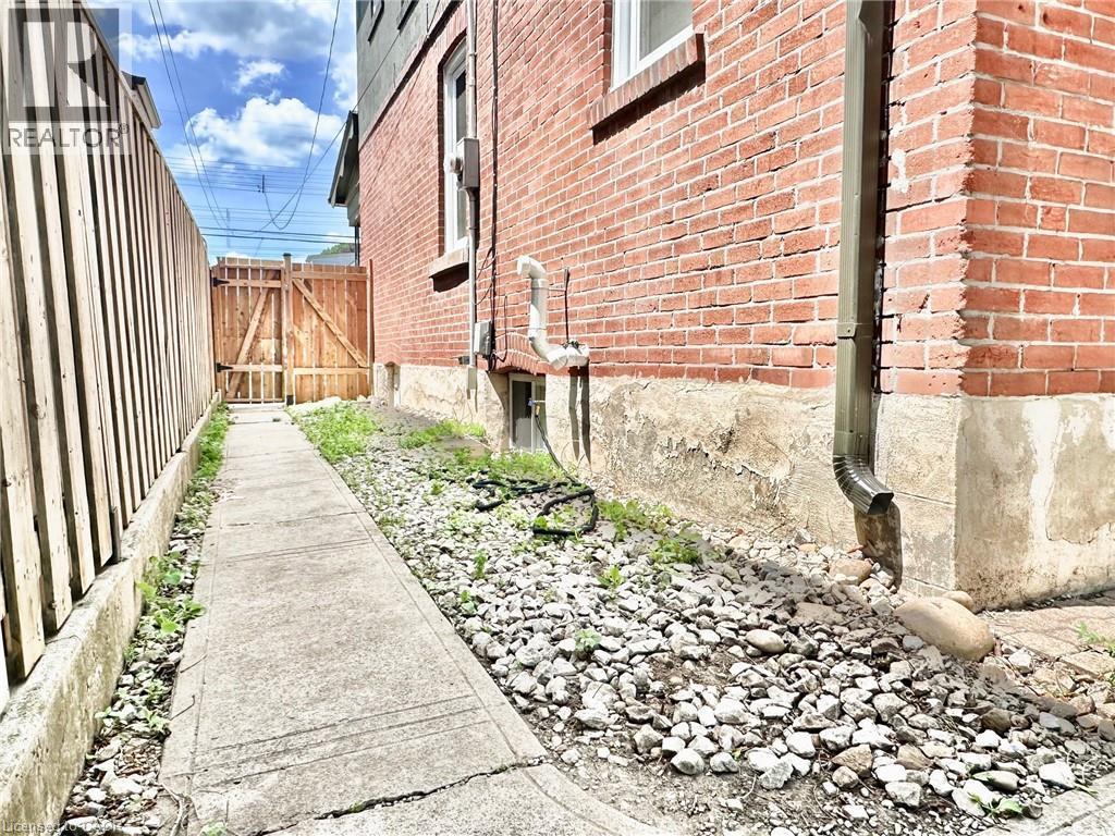 215 Rosewood Road, Hamilton, ON - Outdoor