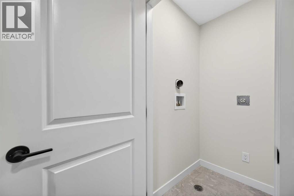 1051 Bayview Crescent, Airdrie, AB - Indoor Photo Showing Other Room