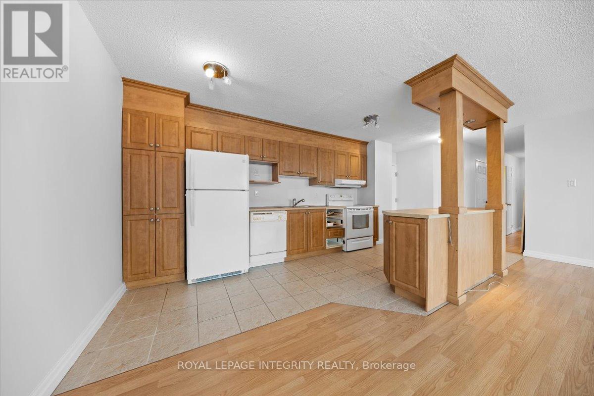703 - 1190 Richmond Road, Ottawa, ON - Indoor Photo Showing Kitchen