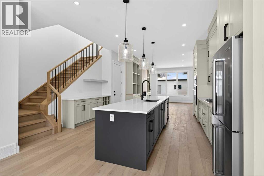 1137 41 Street Sw, Calgary, AB - Indoor Photo Showing Kitchen With Upgraded Kitchen