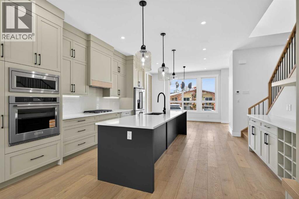 1137 41 Street Sw, Calgary, AB - Indoor Photo Showing Kitchen With Upgraded Kitchen