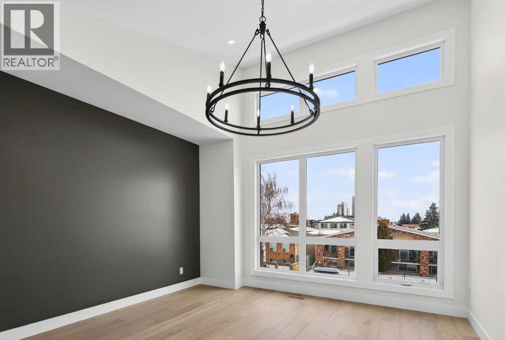 1137 41 Street Sw, Calgary, AB - Indoor Photo Showing Other Room