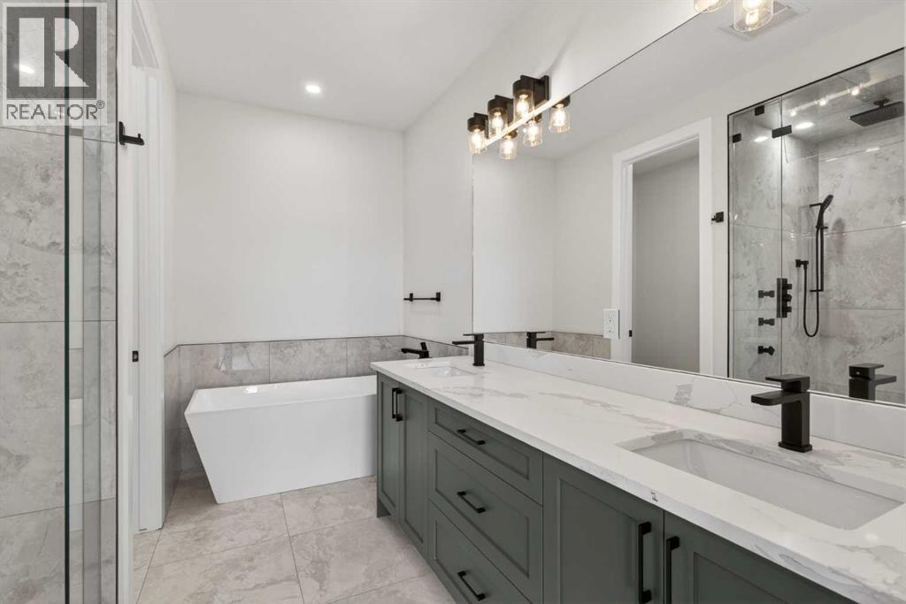 1137 41 Street Sw, Calgary, AB - Indoor Photo Showing Bathroom