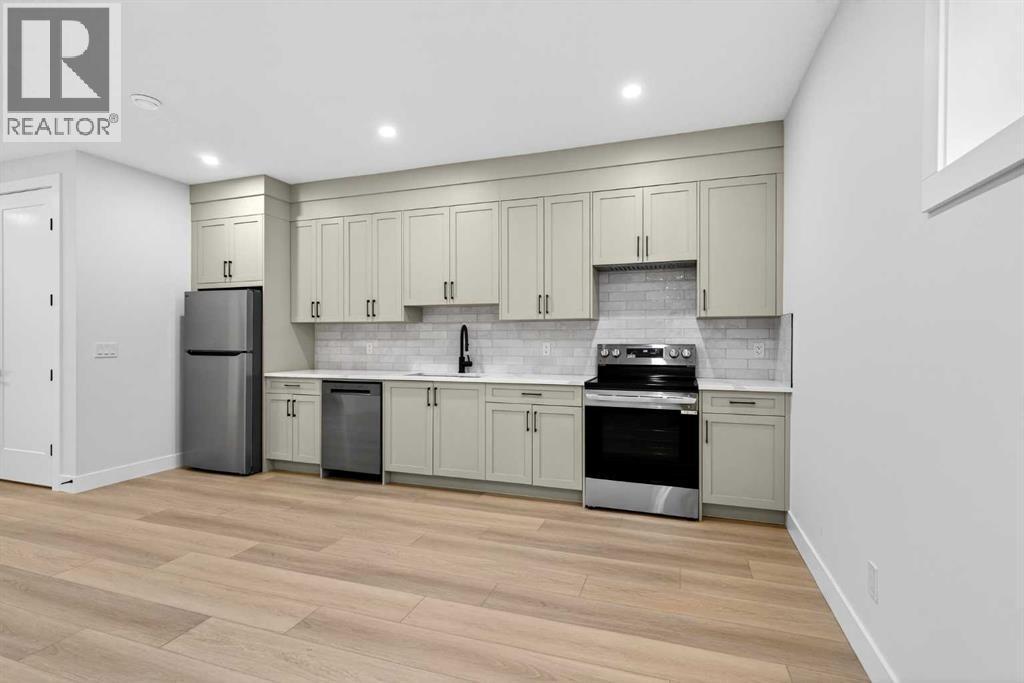 1137 41 Street Sw, Calgary, AB - Indoor Photo Showing Kitchen