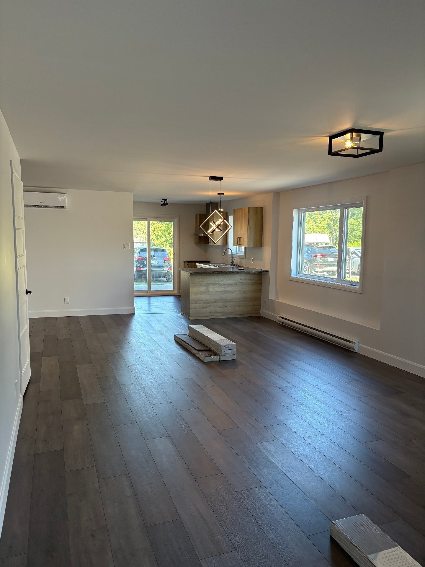 Salon - 751 - 761 Rue Collins, Farnham, QC - Indoor Photo Showing Living Room