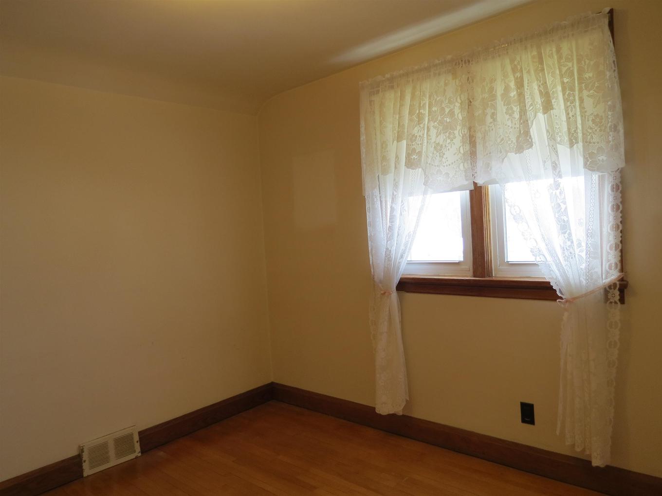836 Simpson Street, Thunder Bay, ON - Indoor Photo Showing Other Room