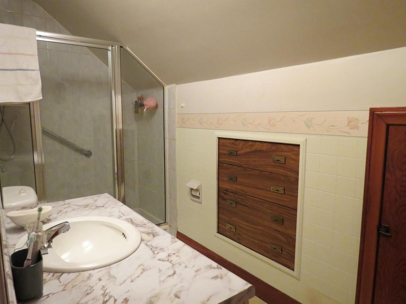 836 Simpson Street, Thunder Bay, ON - Indoor Photo Showing Bathroom