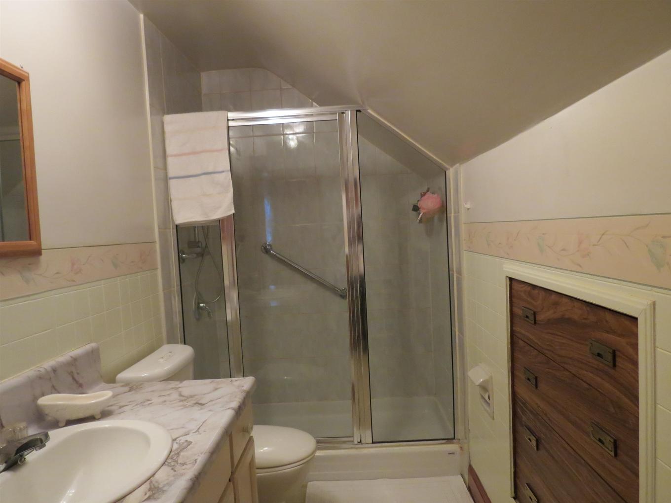 836 Simpson Street, Thunder Bay, ON - Indoor Photo Showing Bathroom