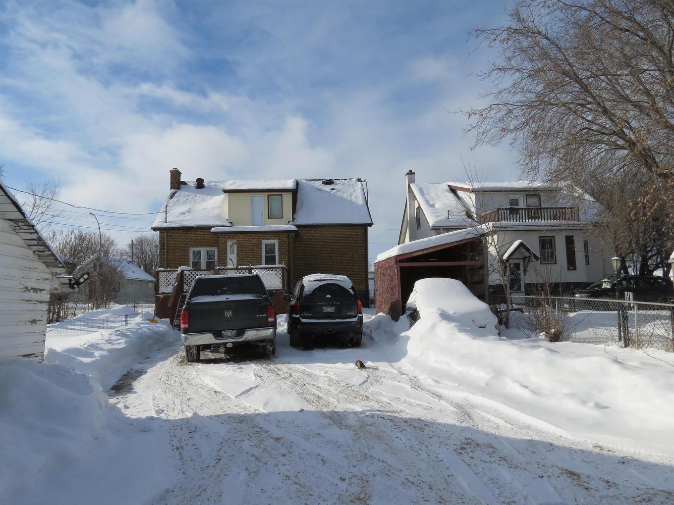 836 Simpson Street, Thunder Bay, ON - Outdoor With Facade