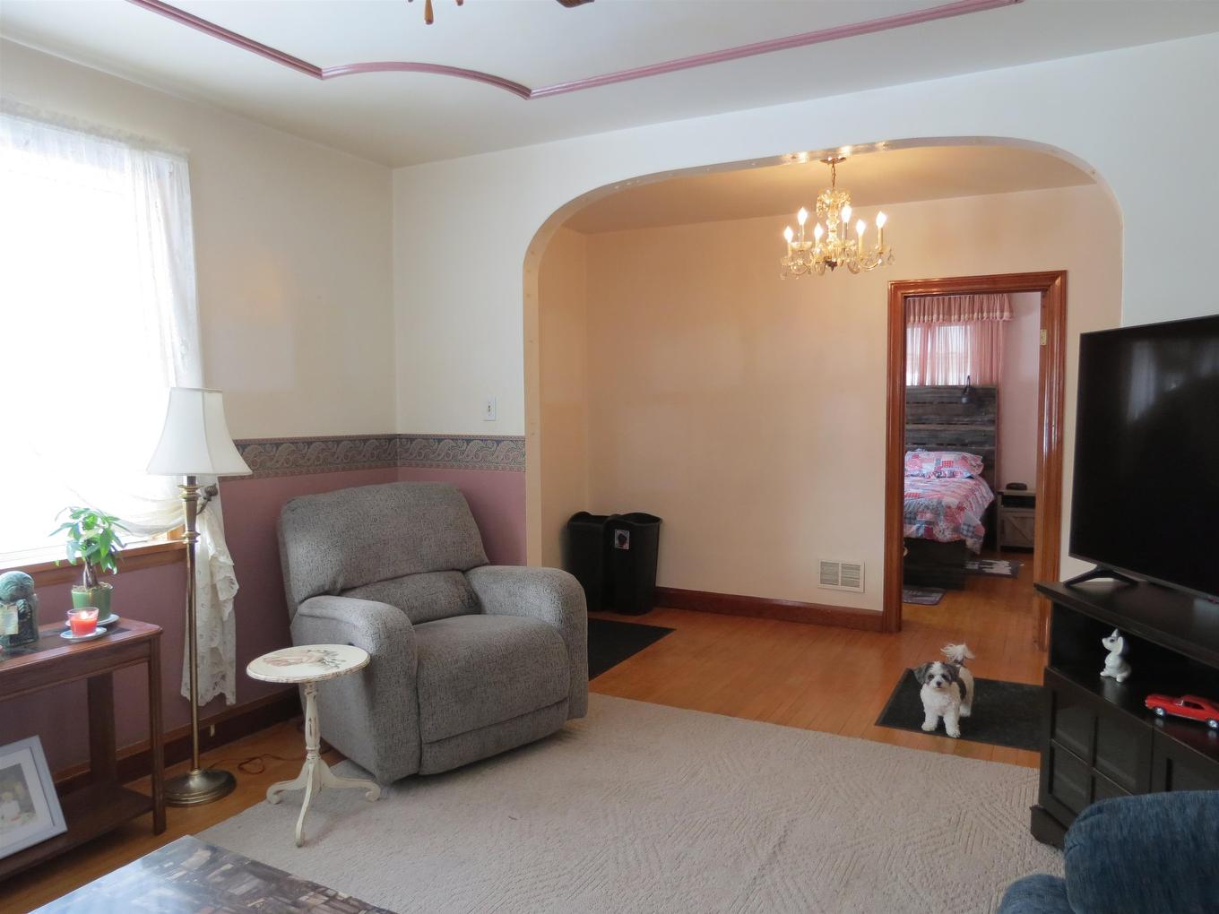 836 Simpson Street, Thunder Bay, ON - Indoor Photo Showing Living Room
