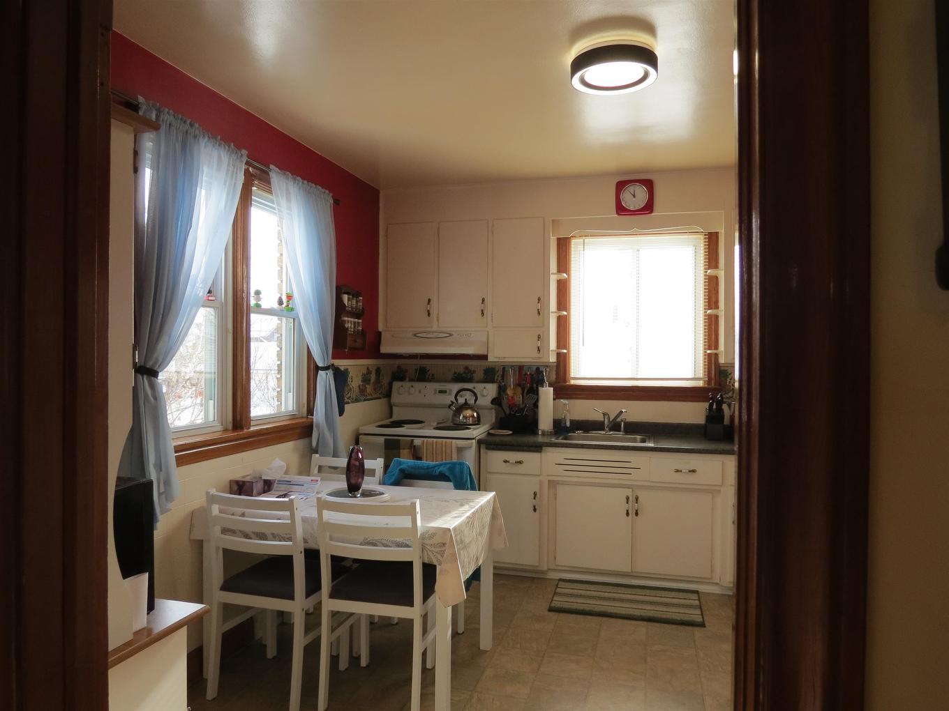 836 Simpson Street, Thunder Bay, ON - Indoor