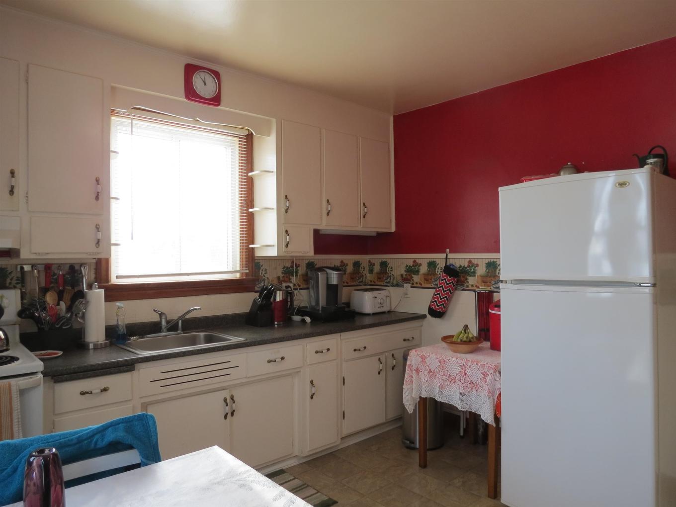 836 Simpson Street, Thunder Bay, ON - Indoor Photo Showing Kitchen