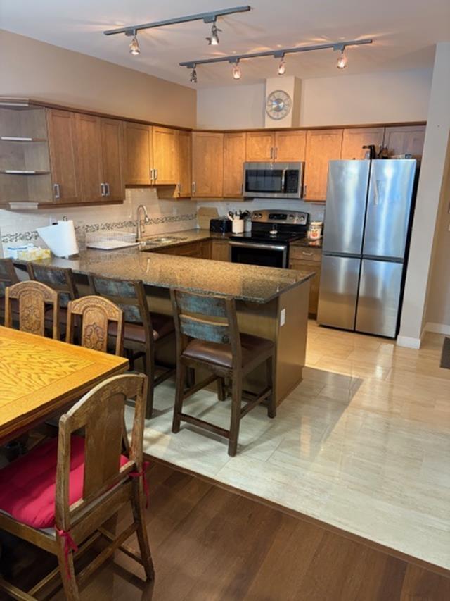 2103 2260 Sleeping Giant Parkway, Thunder Bay, ON - Indoor Photo Showing Kitchen