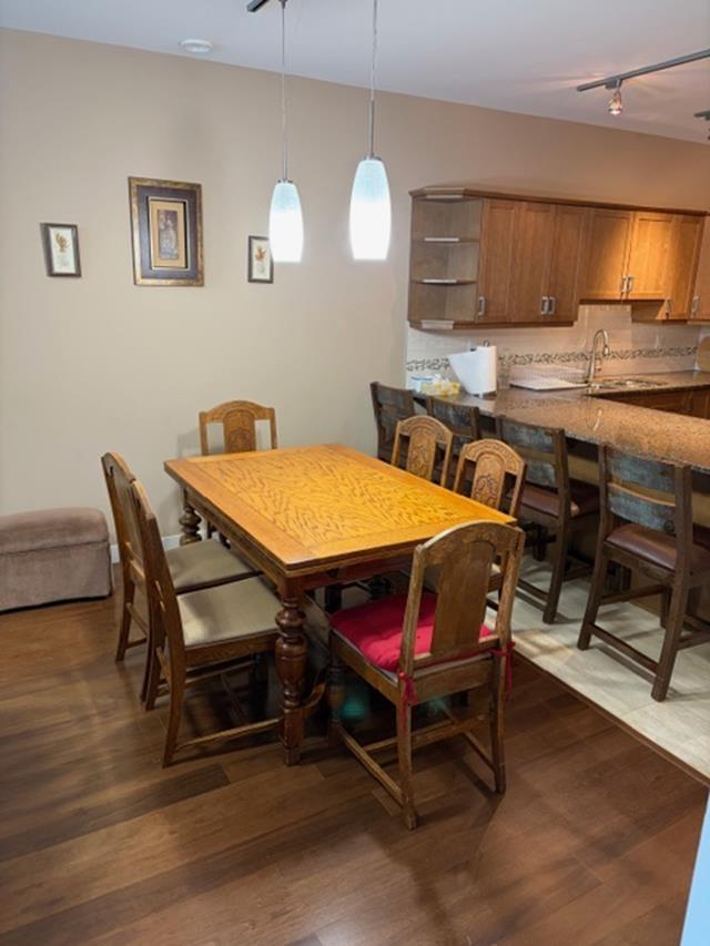2103 2260 Sleeping Giant Parkway, Thunder Bay, ON - Indoor Photo Showing Dining Room