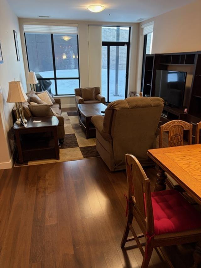 2103 2260 Sleeping Giant Parkway, Thunder Bay, ON - Indoor Photo Showing Living Room