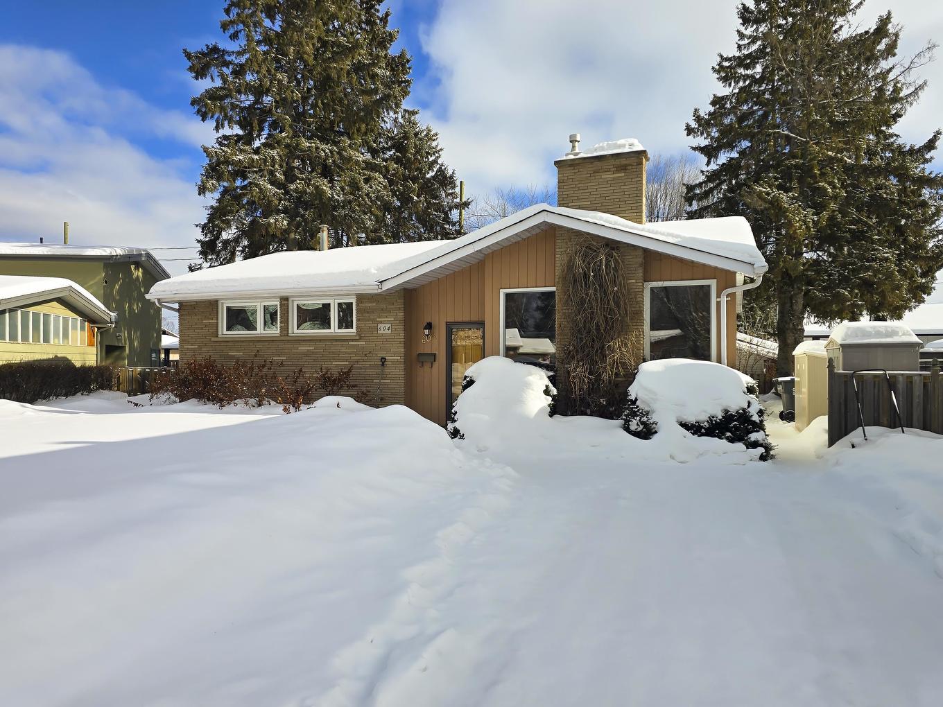 604 Ashdale Place, Thunder Bay, ON