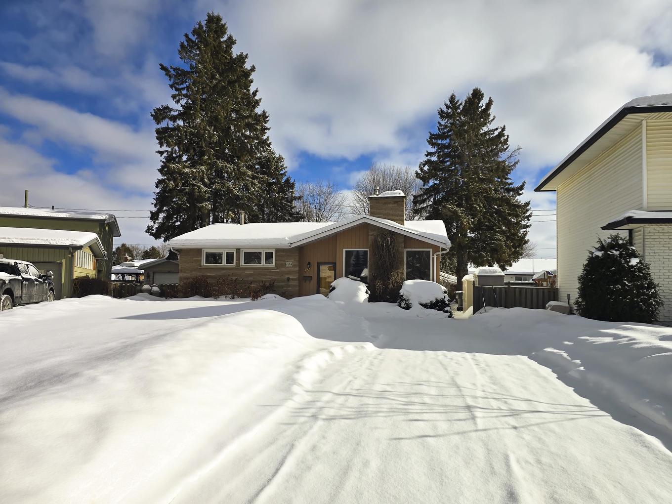 604 Ashdale Place, Thunder Bay, ON