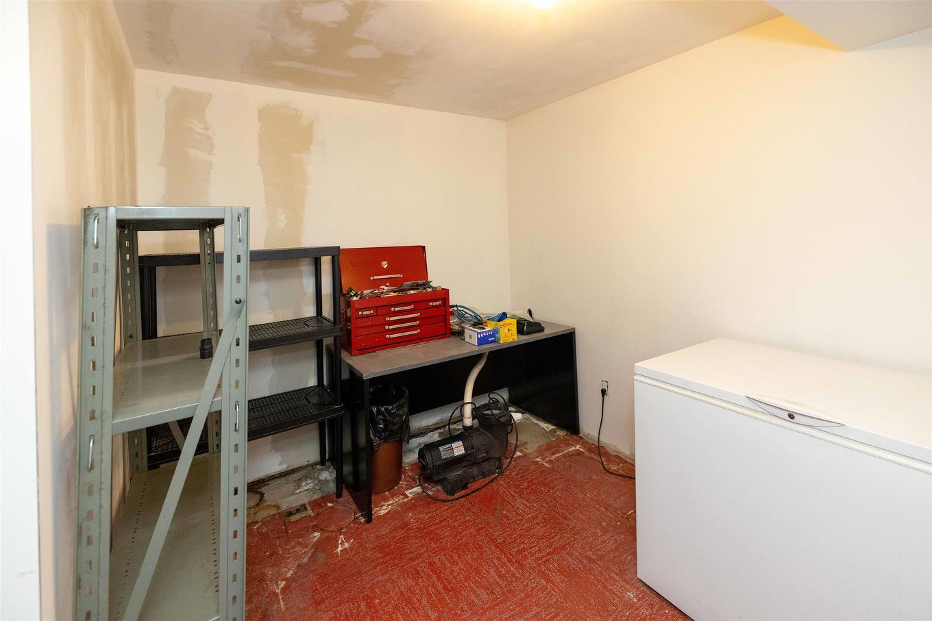 239 Dublin Avenue, Thunder Bay, ON - Indoor