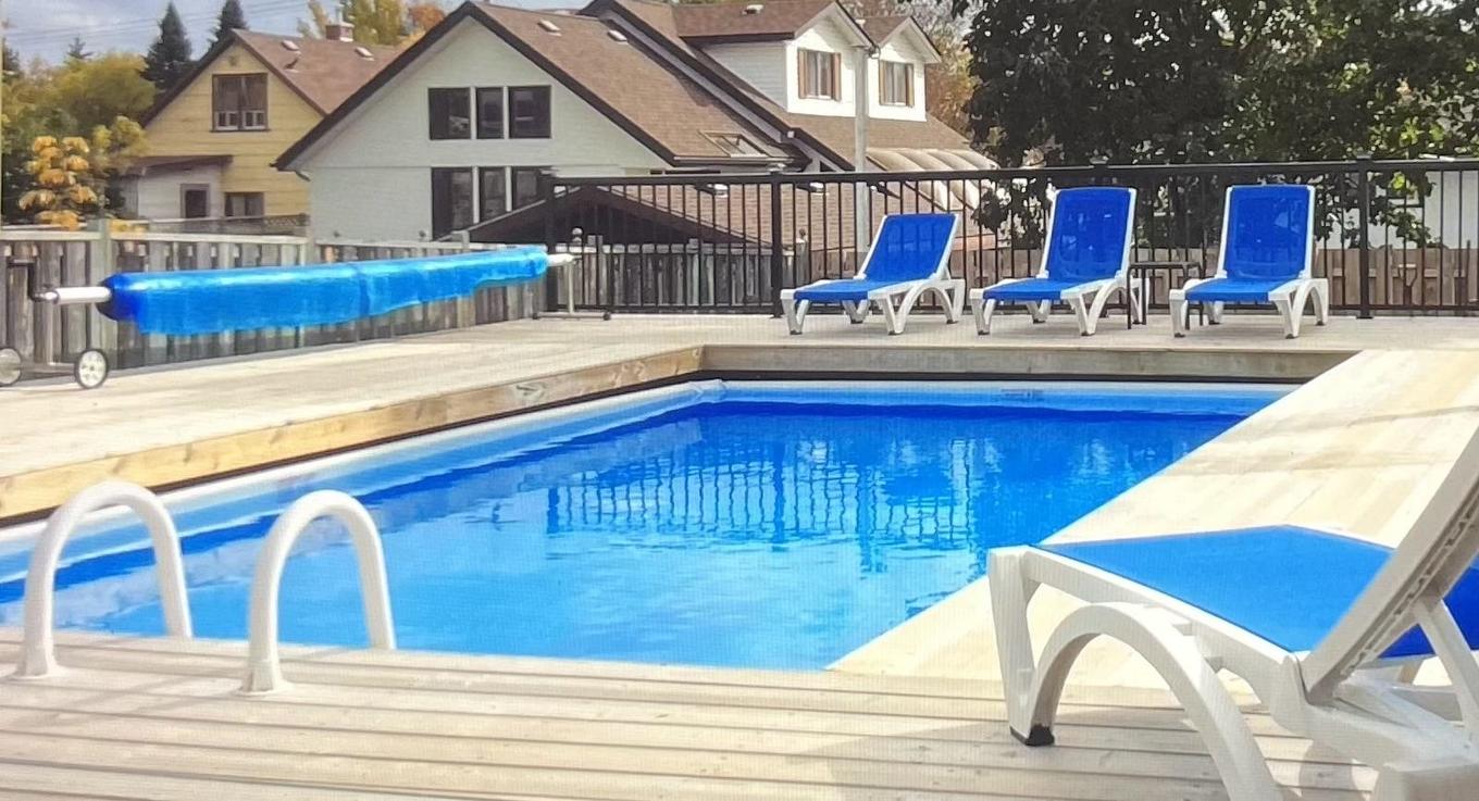 239 Dublin Avenue, Thunder Bay, ON - Outdoor With In Ground Pool With Deck Patio Veranda