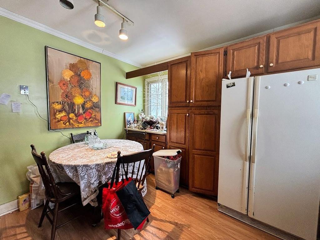 7 Mona Drive, Manitouwadge, ON - Indoor Photo Showing Dining Room