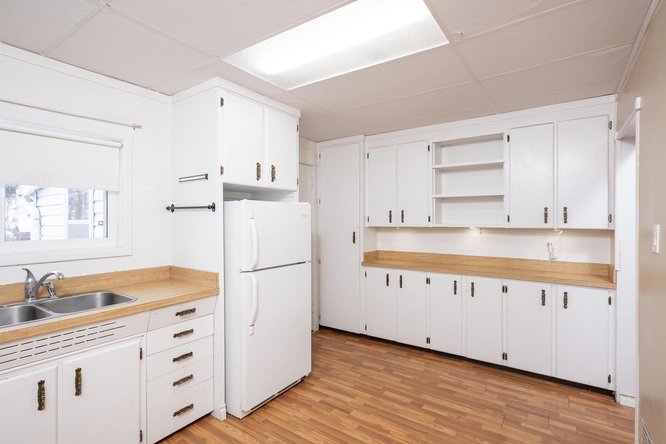 824 Finlayson Street, Thunder Bay, ON - Indoor Photo Showing Kitchen