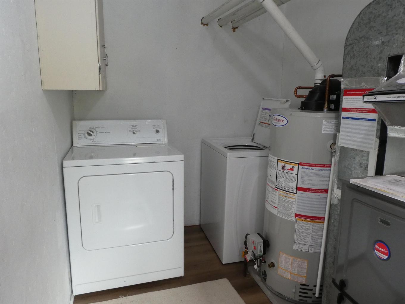 914 First St E, Geraldton, ON - Indoor Photo Showing Laundry Room