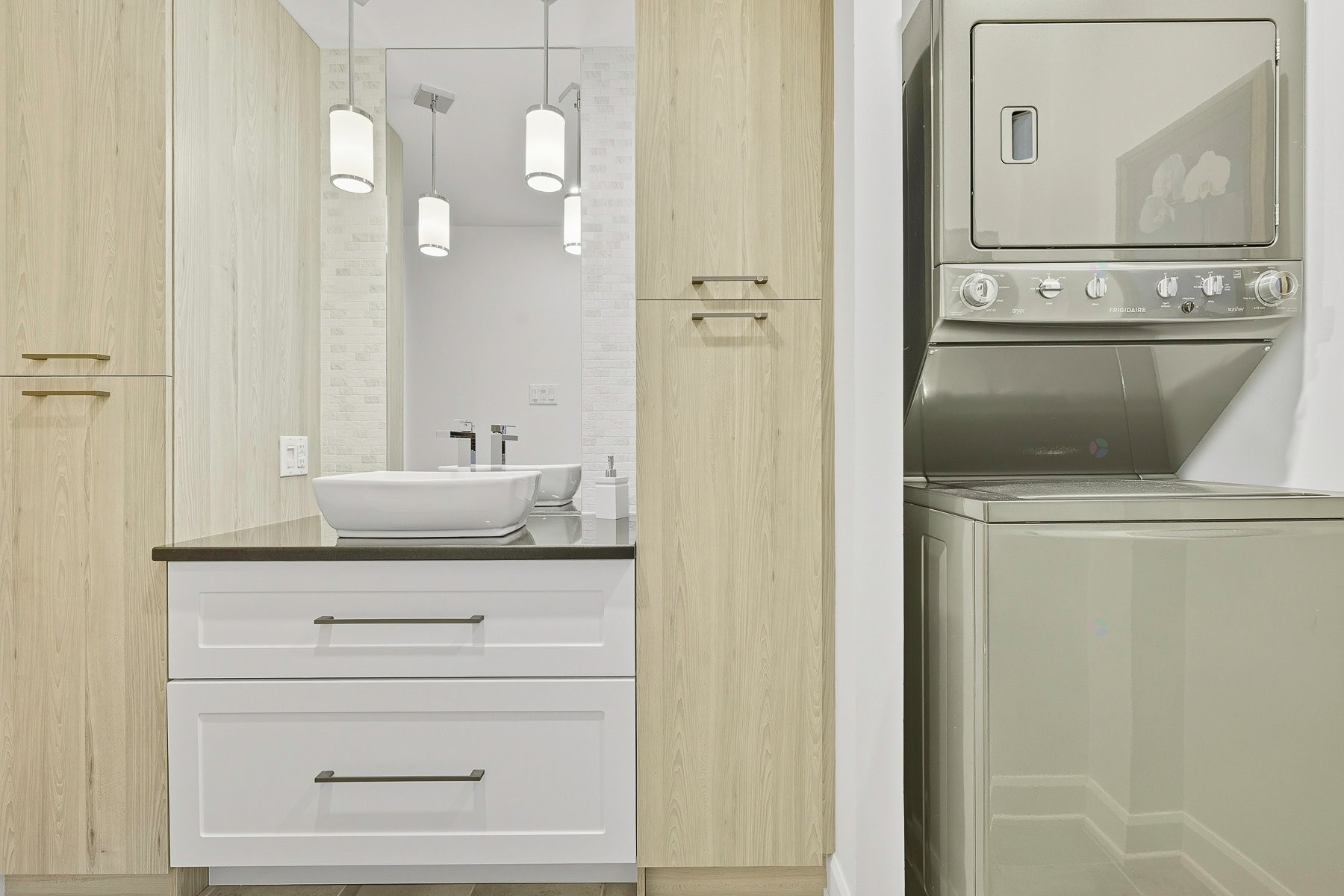 Salle de bains - 133 Rue Des Monts, Saint-Sauveur, QC - Indoor Photo Showing Laundry Room