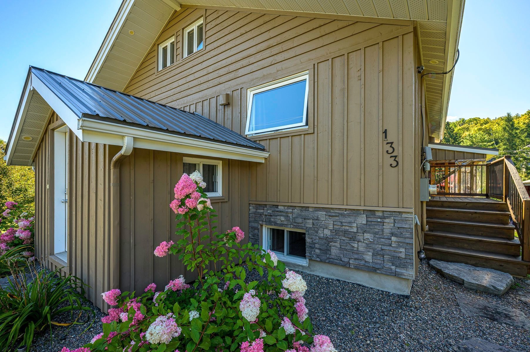 Façade - 133 Rue Des Monts, Saint-Sauveur, QC - Outdoor With Exterior