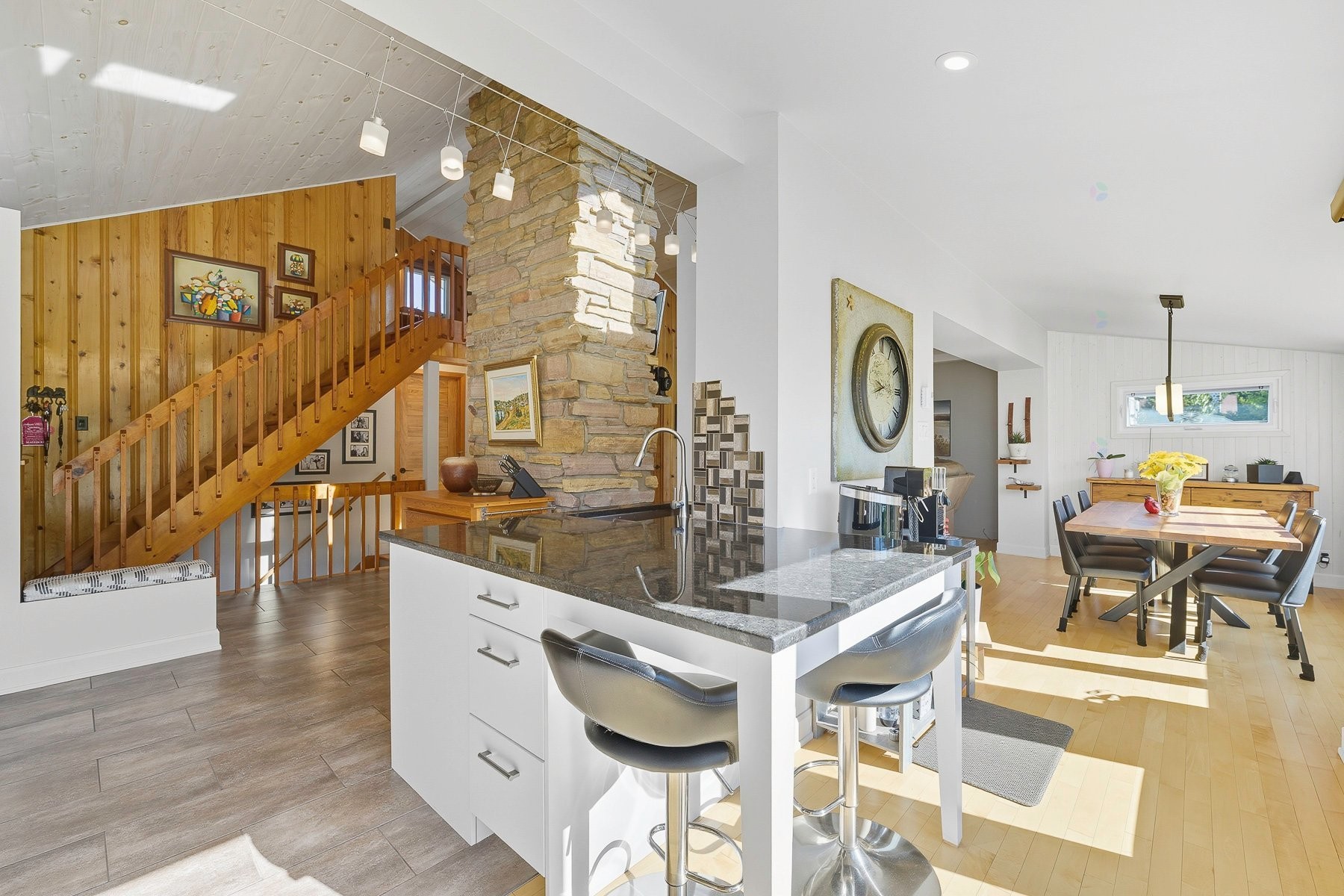 Cuisine - 133 Rue Des Monts, Saint-Sauveur, QC - Indoor Photo Showing Dining Room