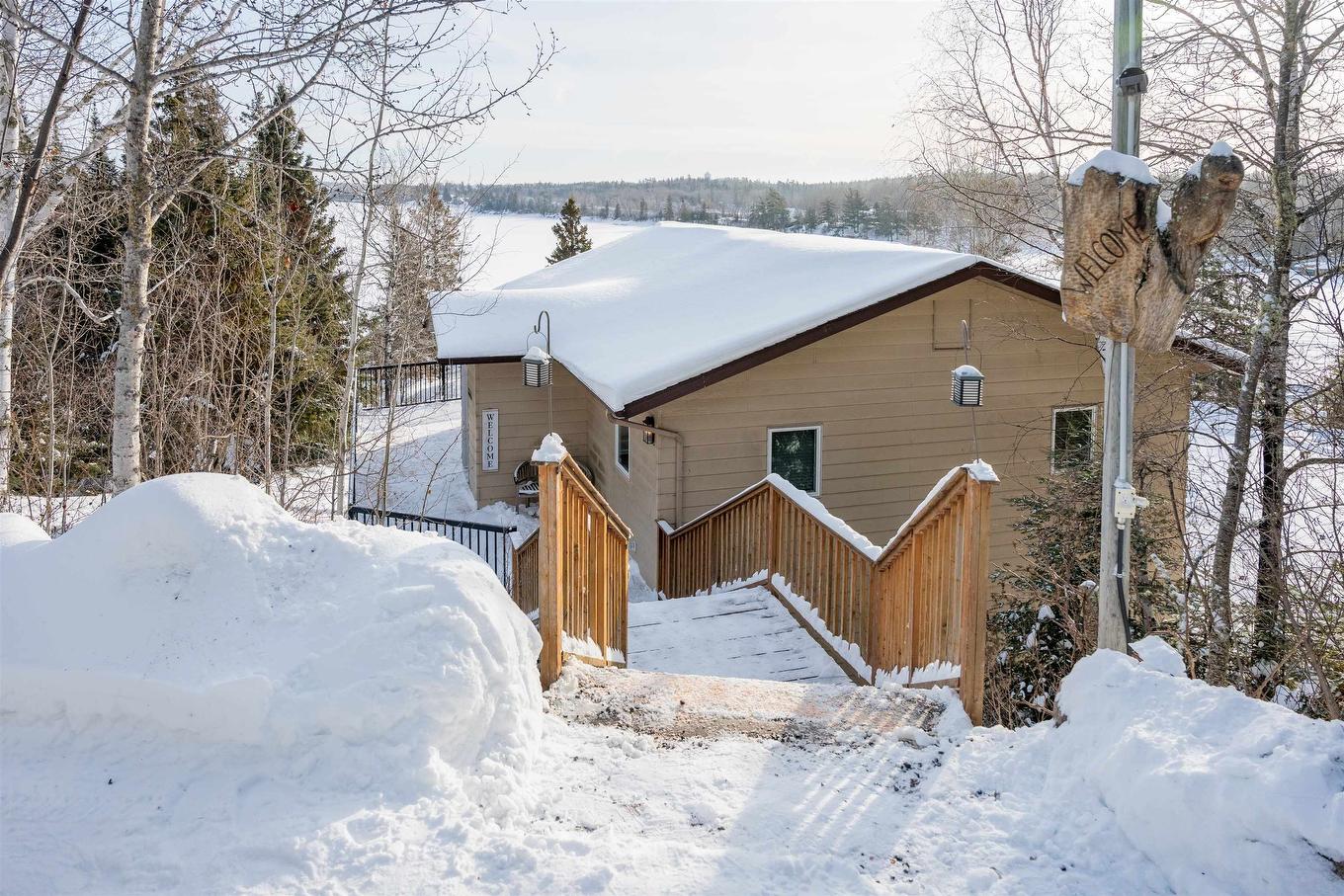 220D Phantom Drive, Kenora, ON - Outdoor