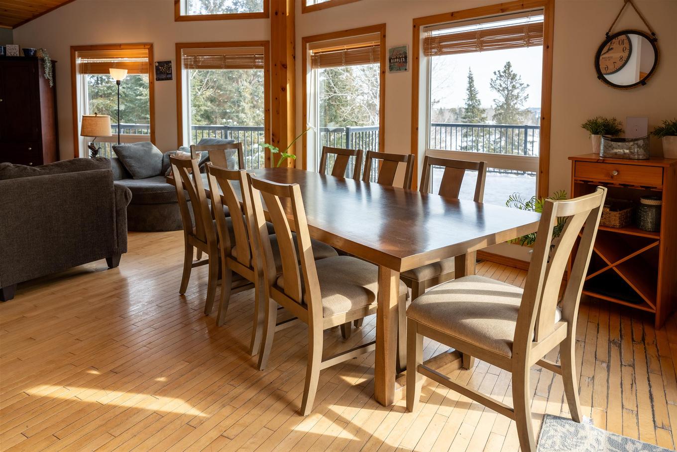 220D Phantom Drive, Kenora, ON - Indoor Photo Showing Dining Room