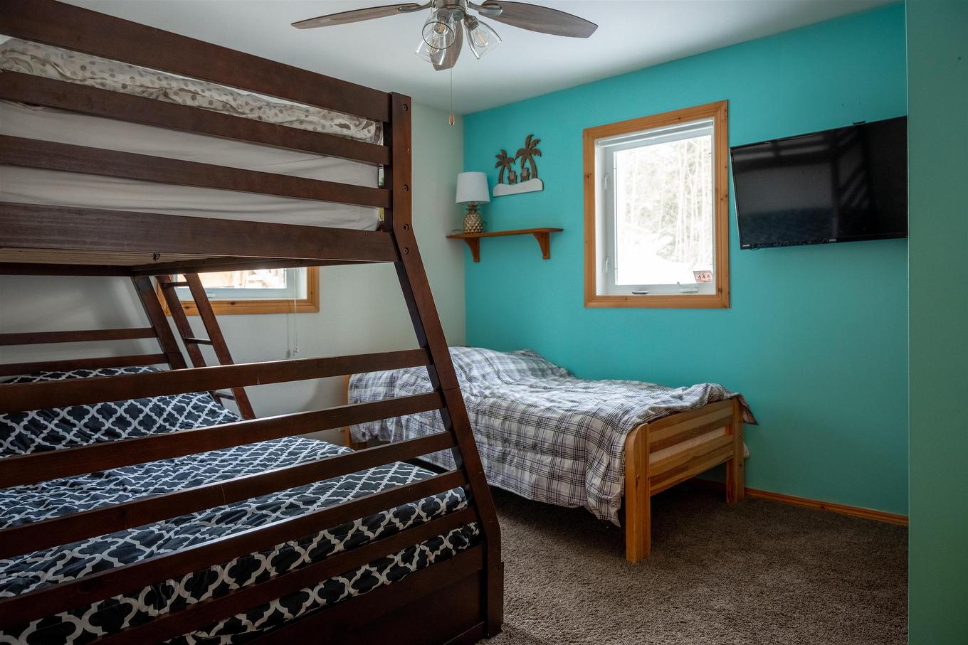 220D Phantom Drive, Kenora, ON - Indoor Photo Showing Bedroom