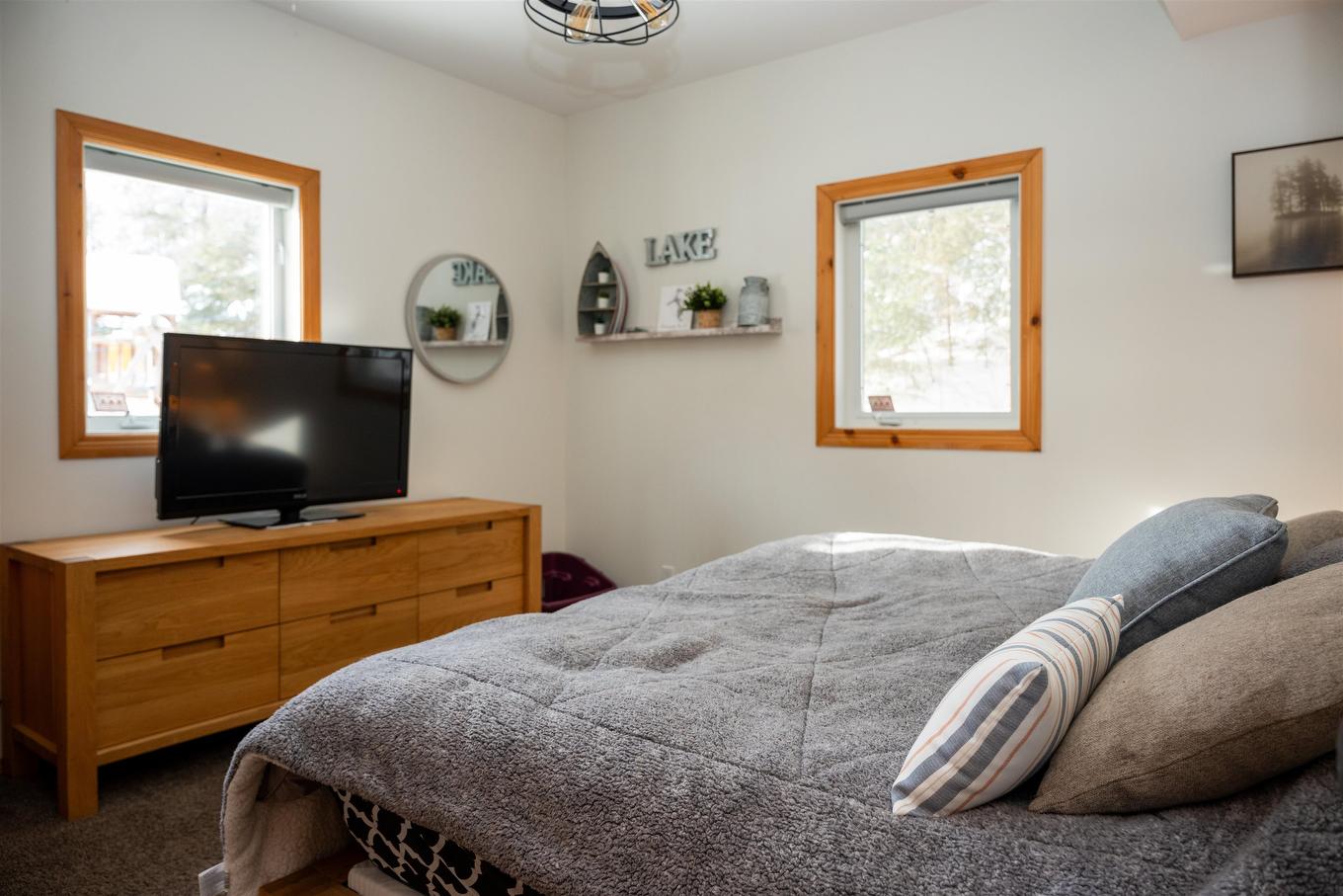 220D Phantom Drive, Kenora, ON - Indoor Photo Showing Bedroom