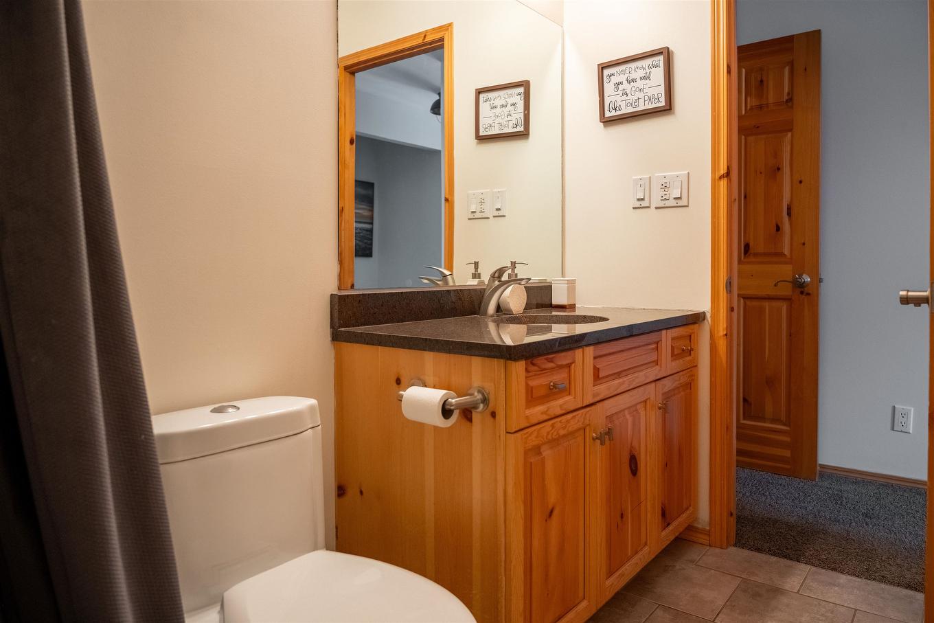 220D Phantom Drive, Kenora, ON - Indoor Photo Showing Bathroom