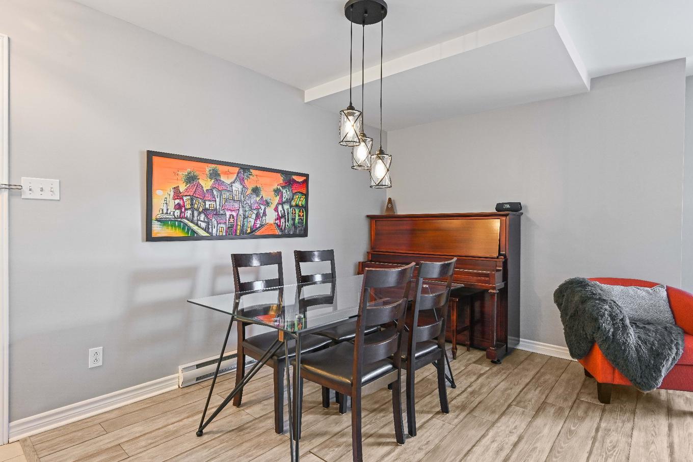 Dining room - 6500 Rue Claudel, Brossard, QC - Indoor Photo Showing Dining Room