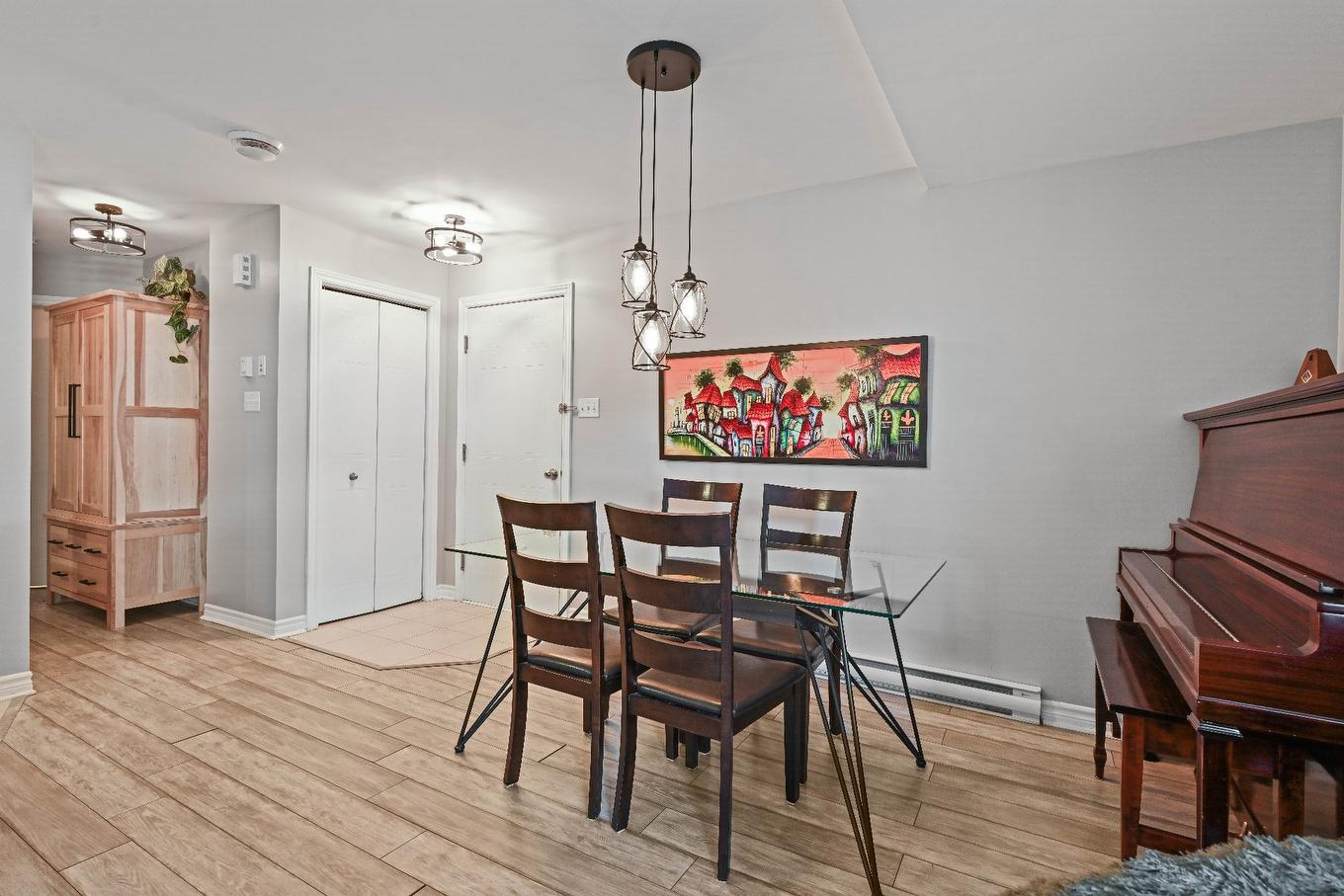 Dining room - 6500 Rue Claudel, Brossard, QC - Indoor Photo Showing Dining Room