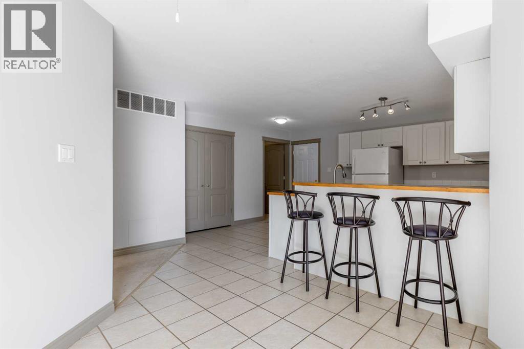 314, 23 Chilcotin Lane W, Lethbridge, AB - Indoor Photo Showing Kitchen