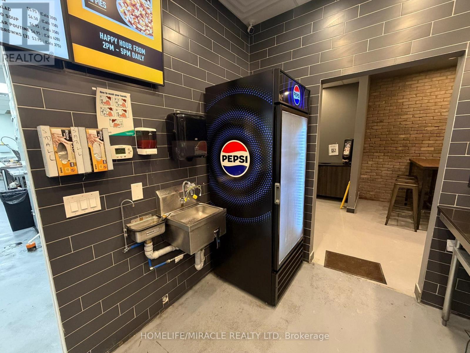 12 - 218 Silvercreek Parkway N, Guelph, ON