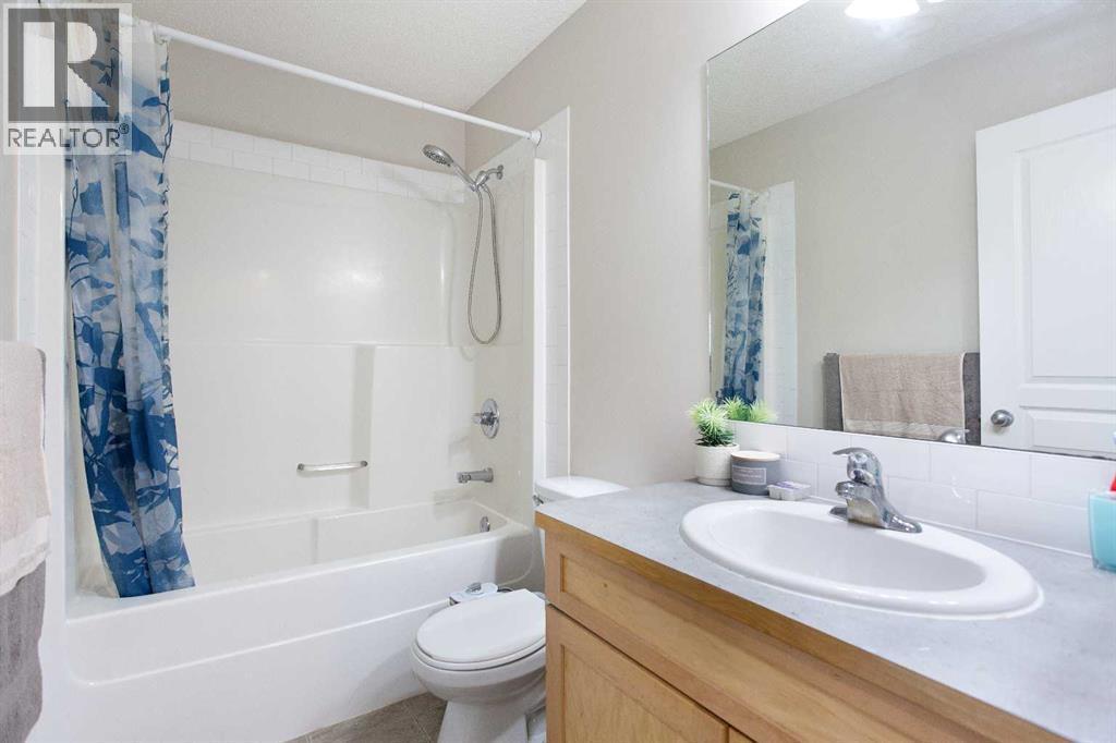 138 Saddlecrest Way Ne, Calgary, AB - Indoor Photo Showing Bathroom