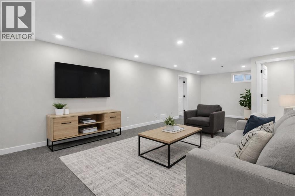 Virtually Staged - 203 Lynnover Place Se, Calgary, AB - Indoor