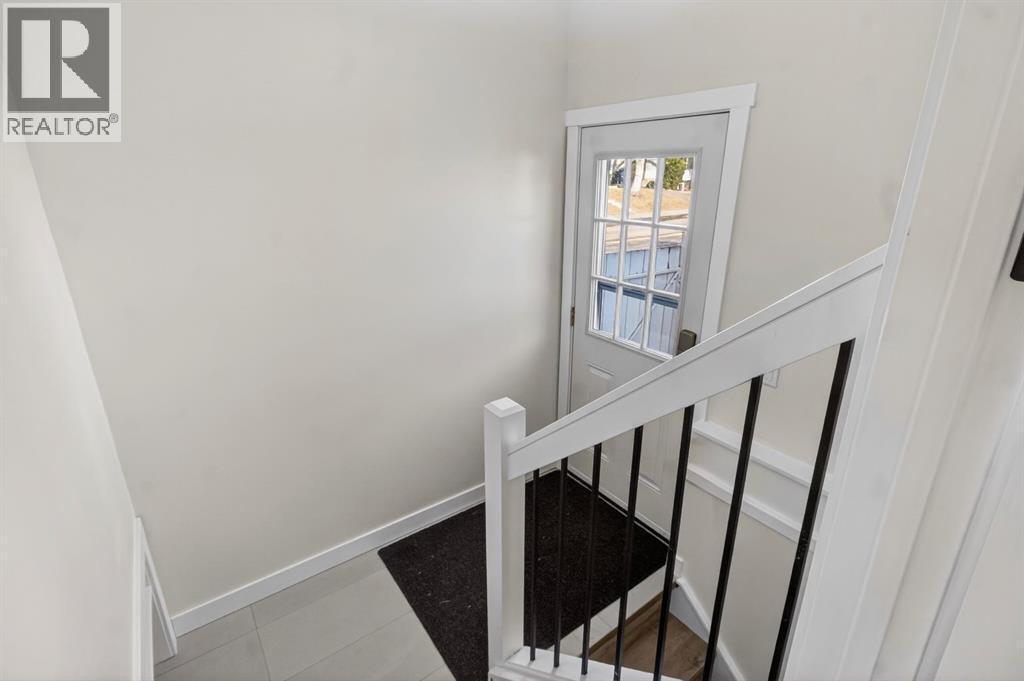 203 Lynnover Place Se, Calgary, AB - Indoor Photo Showing Other Room