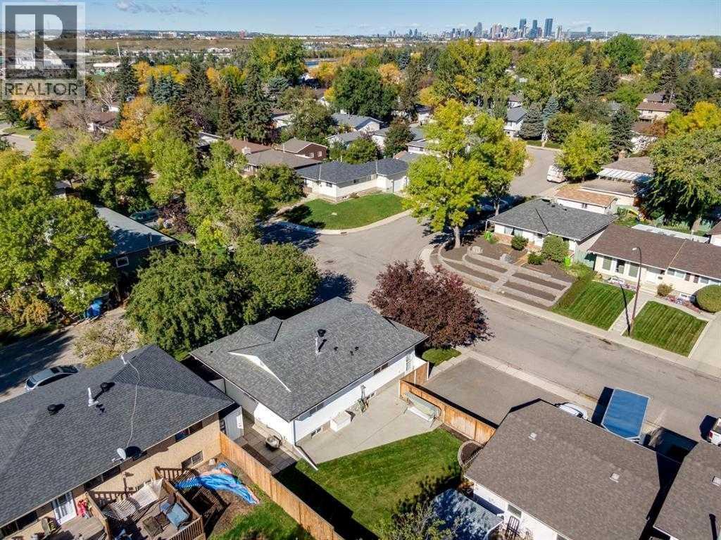 203 Lynnover Place Se, Calgary, AB - Outdoor With View