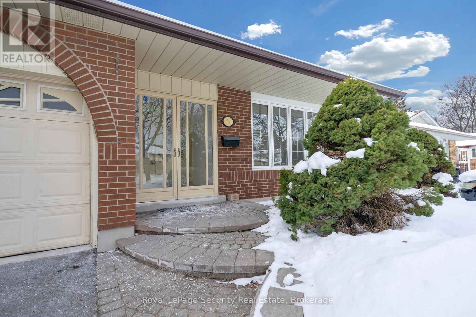 3370 Rhonda Valley, Mississauga, ON - Outdoor